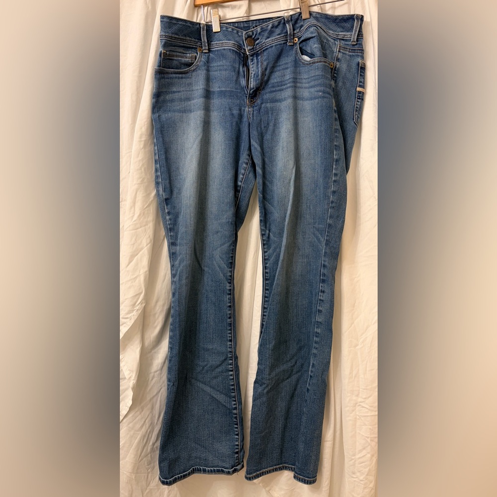 American Eagle Outfitters Relaxed Fit Blue Jeans